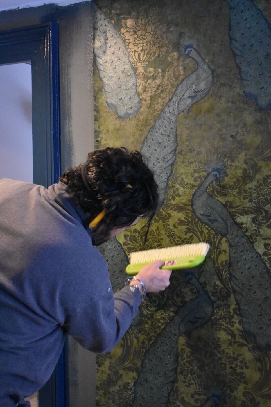 Custom Wallpaper Installation